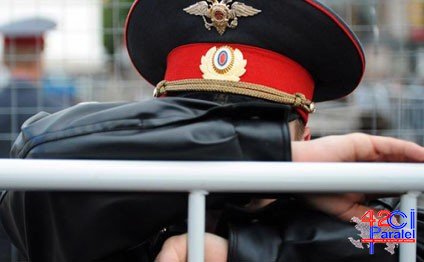 Azərbaycanlı qadın onu döyən rus polisi məhkəməyə verdi (FOTO)