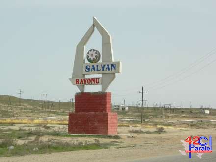 Salyanda qadın vəkilin evinə basqın olub, bir nəfər yaralanıb