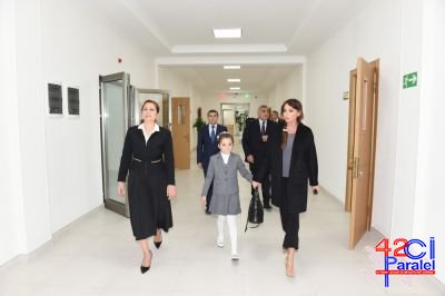 Mehriban Əliyeva internat məktəbin rəmzi açılışını bildirən lenti kəsdi ( FOTO )