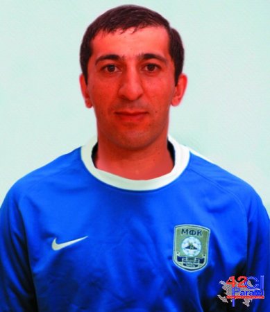 Sabiq oyunçu hakimi nokdauna göndərdi