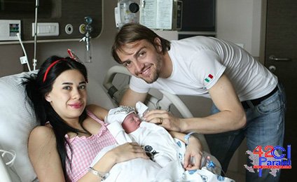 Xoşbəxt ailə 5 dəqiqəyə dağıldı (FOTO)