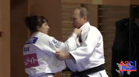 Putin məşhur idmançıya vətəndaşlıq verdi (VİDEO, FOTO)