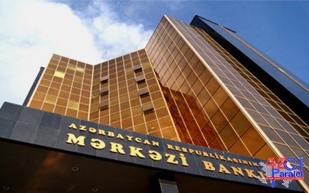 Azərbaycanda təkcə 1 bank dollar satır - Limit 500 dollardır