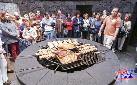Vulkan üzərindəki restoran (FOTO)