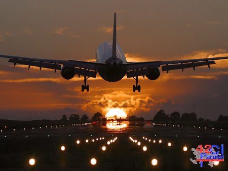 Aeroprotda maşın təyyarəyə çırpıldı (VİDEO, FOTO)