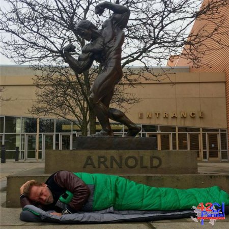 Arnold Şvartsnegger bomj oldu