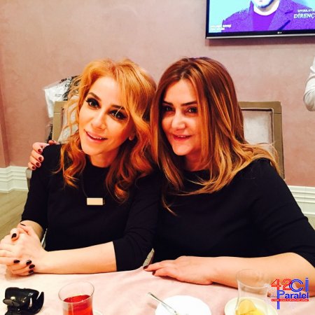 "Beynəlxalq qucaqlaşma günü"ndə Azərbaycan məşhurlarının qucaqlaşma səhnələri (FOTO)