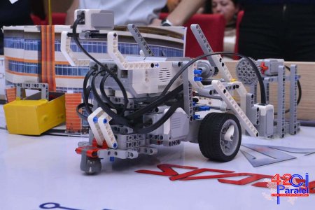 Bakı Alı Neft Məktəbində “Robototexnika” üzrə yarışma keçirildi (FOTO)