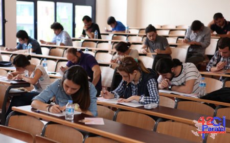 Bu gün növbəti buraxılış imtahanları keçirilir.