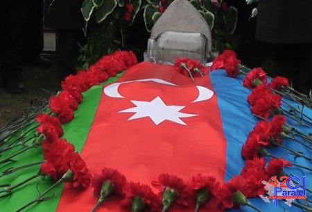 Xaçmazda şəhidlərin baş daşlarının qoyulması problemə çevrilib