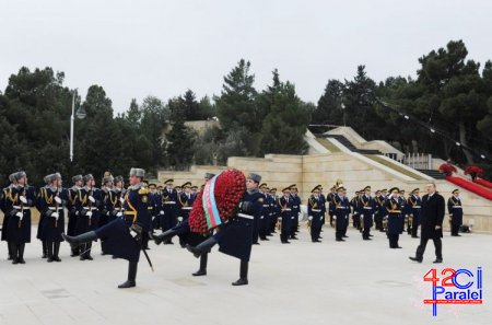 Azərbaycan prezidenti Şəhidlər Xiyabanını ziyarət edib