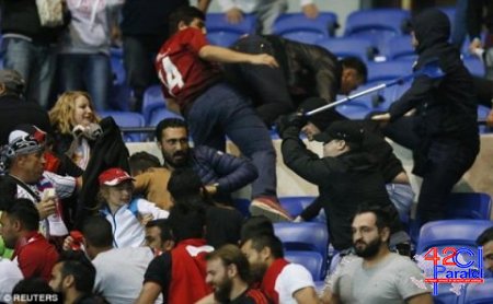 Fransada türklərə hücum olundu - azarkeşlər meydana girdi -FOTO
