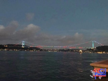 Стамбульский мост в цветах азербайджанского флага – ФОТО