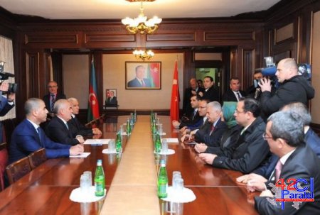 Türkiyənin baş naziri Vasif Talıbovla danışıqlarda – FOTO