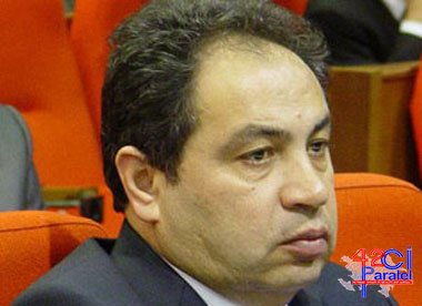 Rektorun səfir oğlu çaxır alveri ilə məşğuldur
