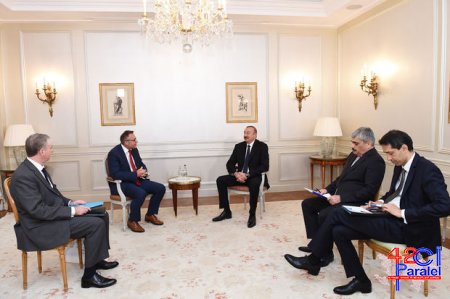 İlham Əliyev Fransada görüşlər keçirir