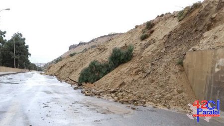Sürüşmə zonasında çatlar müşahidə edilib